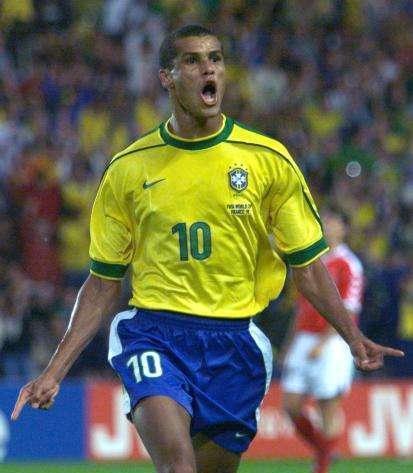 连续赢得四 连续赢得四