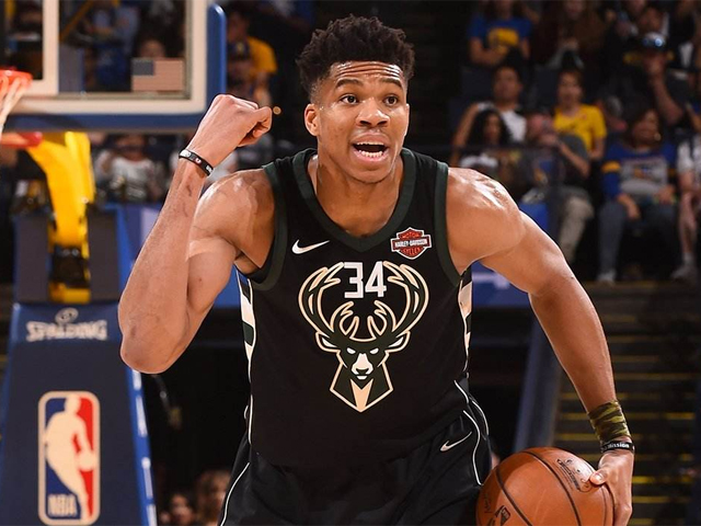 过篮下强攻 过篮下强攻