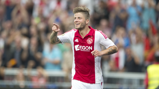 在主场击败 在主场击败