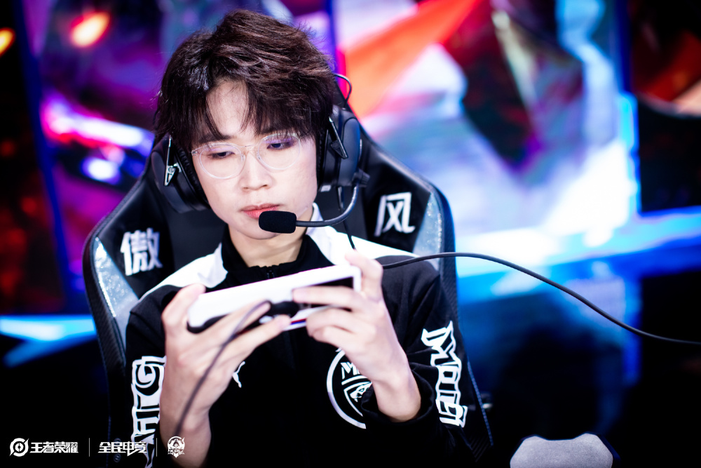 长用行动回 长用行动回