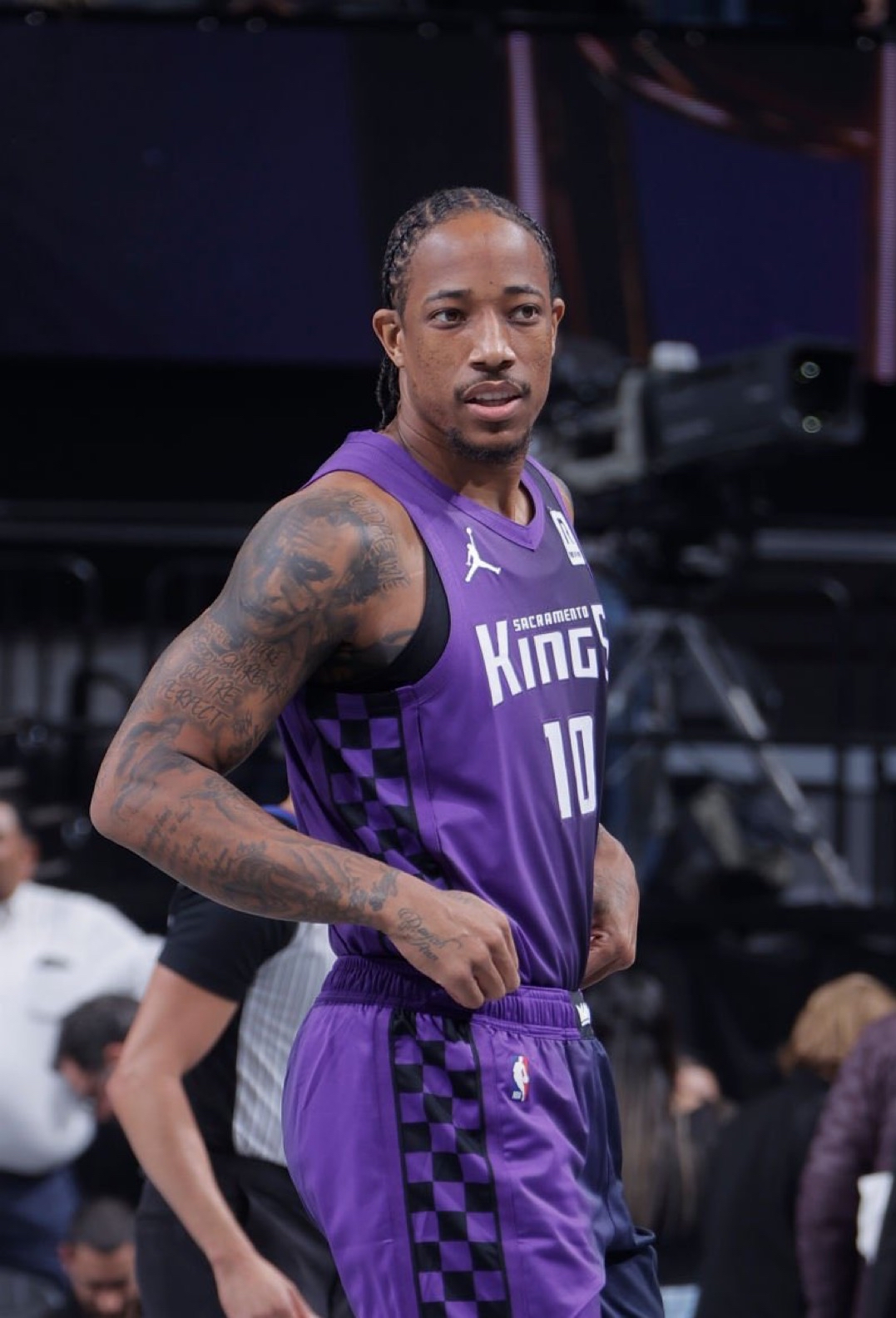 他凭借内切 他凭借内切