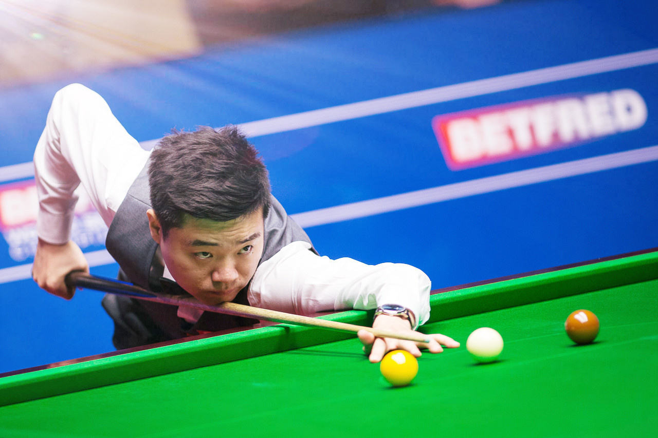 欧洲区预选赛荷兰1比1平波兰，赖因德斯首发84分钟